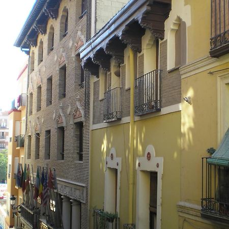 Apartamentos Turisticos Reyes Catolicos Zaragoza Kültér fotó