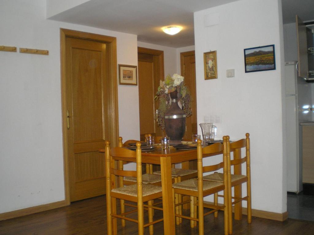 Apartamentos Turisticos Reyes Catolicos Zaragoza Szoba fotó